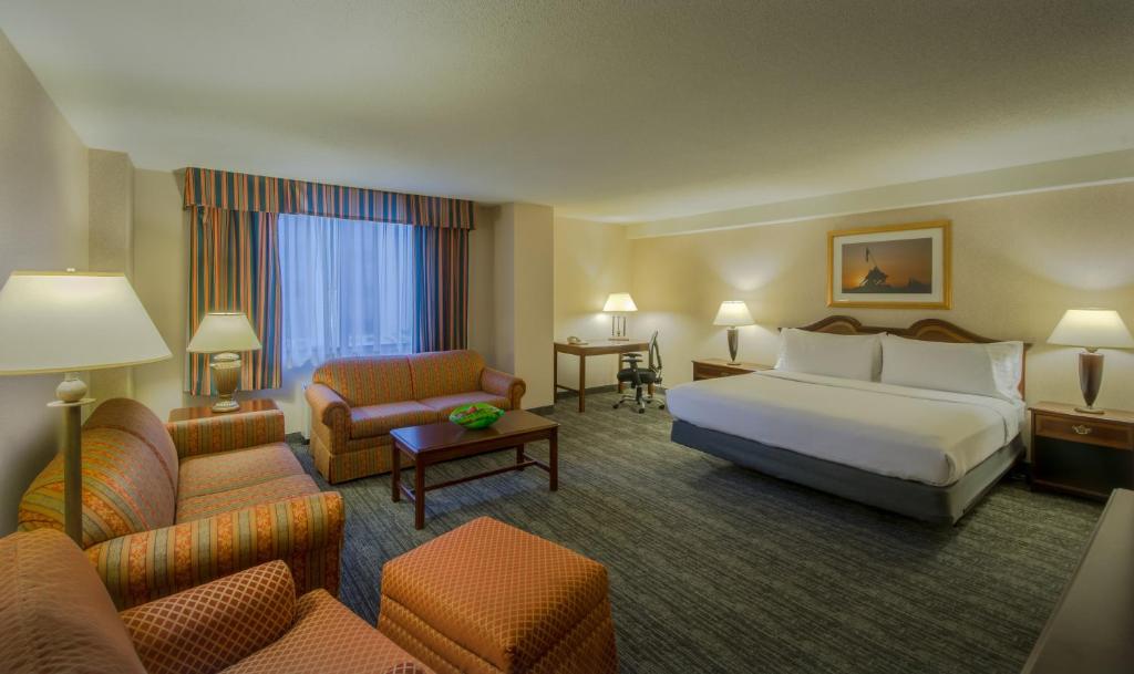 Holiday Inn Arlington at Ballston by IHG - photo 3