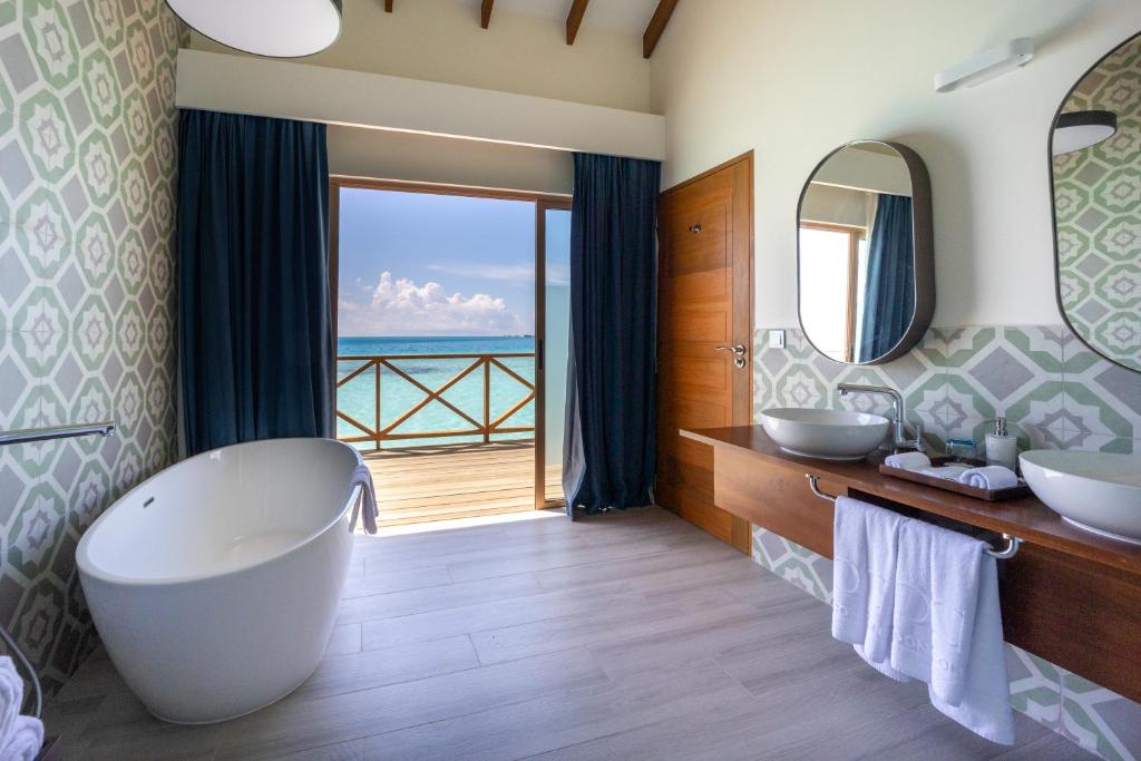 Joy island Maldives - photo 1
