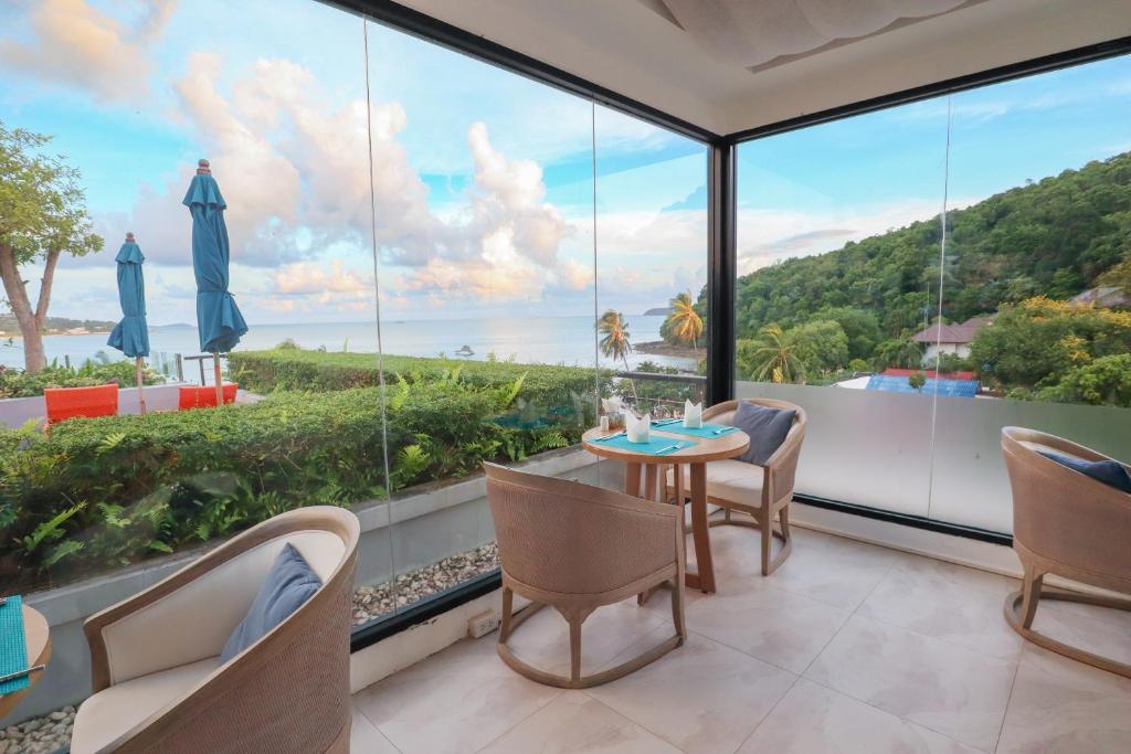 Bandara Beach Resort, Phuket - photo 37
