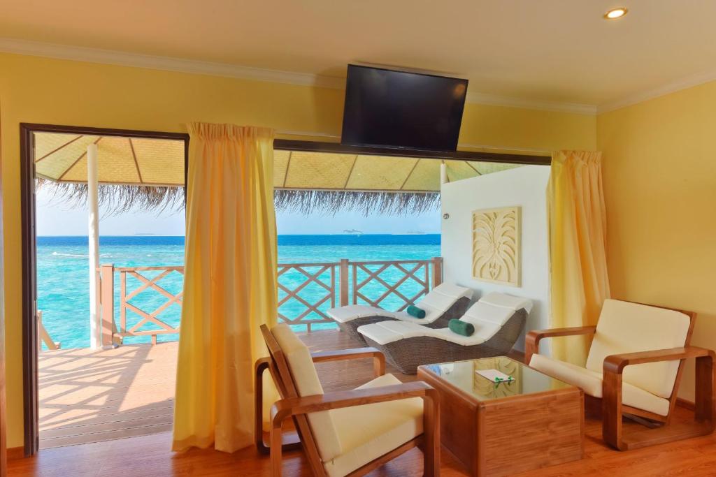 Dreamland Maldives Resort - photo 10