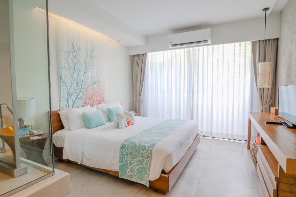 Bandara Beach Resort, Phuket - photo 45