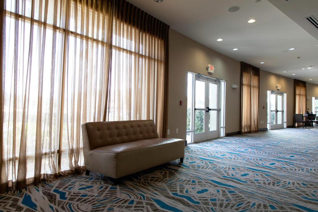 Holiday Inn Hotel & Suites Northwest San Antonio by IHG - photo 11
