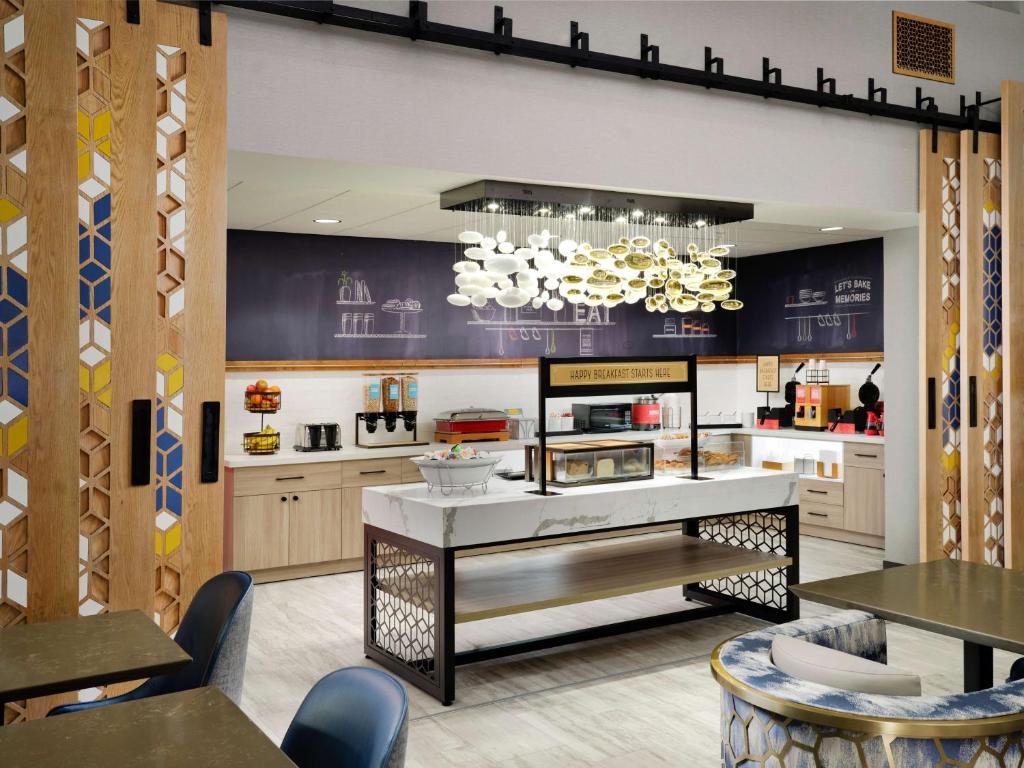 Hampton Inn & Suites Dallas-DFW Airport Hurst - photo 13