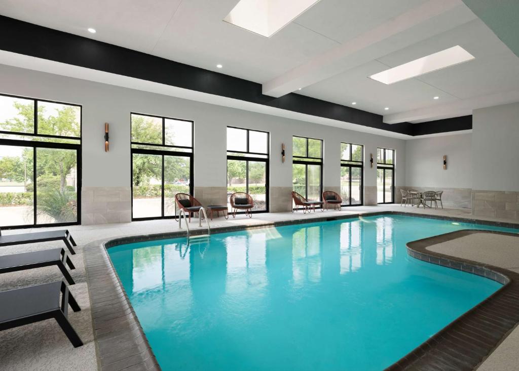 Hampton Inn & Suites Dallas-DFW Airport Hurst - photo 3