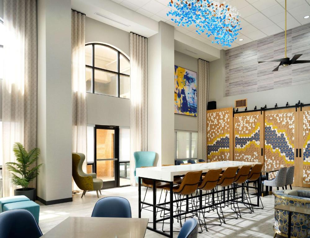 Hampton Inn & Suites Dallas-DFW Airport Hurst - photo 2