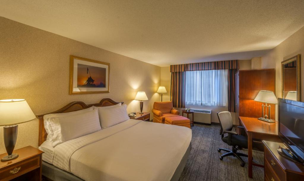 Holiday Inn Arlington at Ballston by IHG - photo 1